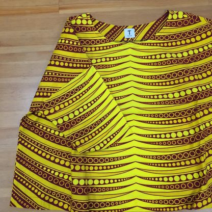 <span style="color: #ff6347; font-style: bold;">【サンプル画像】</span><br>アフリカ布の<br>Aライントップス<br>別布で注文可能 - 画像 (2)