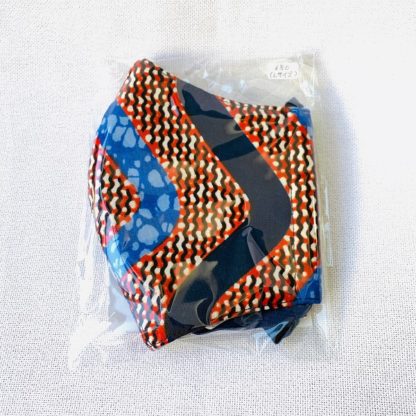 <span style="color: #ff6347; font-style: bold;">【売切】</span><br>裏地キルト<br>手作りマスク（L）4<br>レッド＆ブルー縦