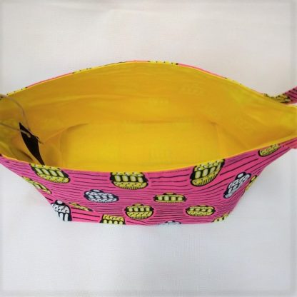 <span style="color: #ff6347; font-style: bold;">【売切】</span><br>099_アフリカ布で作った小物入れ（大）<br>ピンク＆イエロー - 画像 (2)