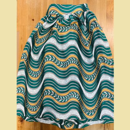 <span style="color: #ff6347; font-style: bold;">【売切】</span><br>アフリカ布の<br>スカート<br>グリーンウェーブ