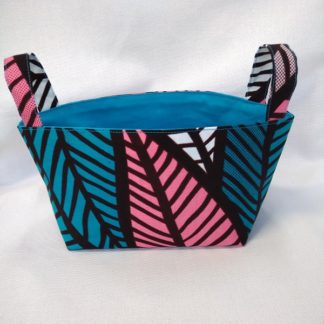 アフリカ布で作った小物入れ(小)<span style="color: #ff6347; font-style: bold;">【売切】</span><br>ピンク&グリーン