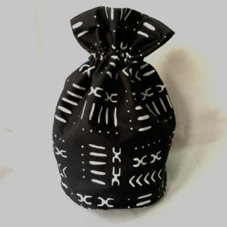 <span style="color: #ff6347; font-style: bold;">【売切】</span><br>ハネ付き丸底巾着<br>ブラック