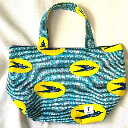 <span style="color: #ff6347; font-style: bold;">【売切】</span><br>098<br>アフリカ布の<br>エコバッグ（大） <br>ライトブルー＆バード