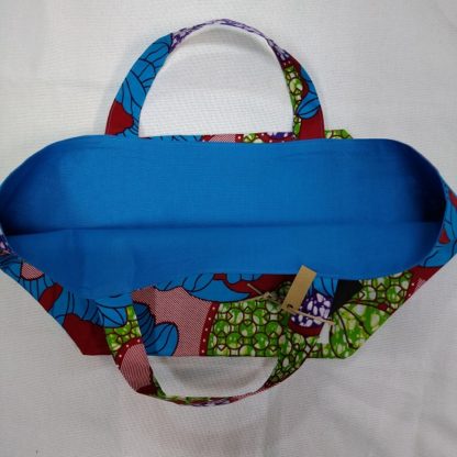 <span style="color: #ff6347; font-style: bold;">【売切】</span><br>091<br>アフリカ布の<br>エコバッグ<br>ブルー＆フラワー - 画像 (2)