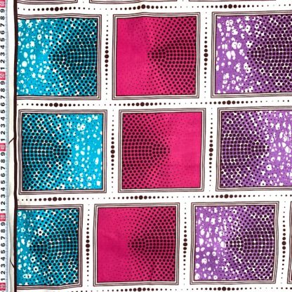 <span style="color: #ff6347; font-style: bold;">【売切】</span><br>022アフリカ布<br>ブルー＆レッドレクタングル