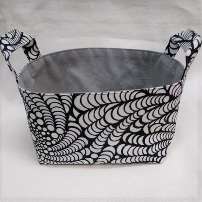 <span style="color: #ff6347; font-style: bold;">【売切】</span><br>085<br>アフリカ布で作った小物入れ（小）<br>ホワイト