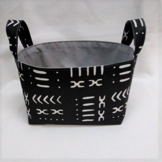 <span style="color: #ff6347; font-style: bold;">【売切】</span><br>061<br>アフリカ布で作った小物入れ（小）<br>ブラック