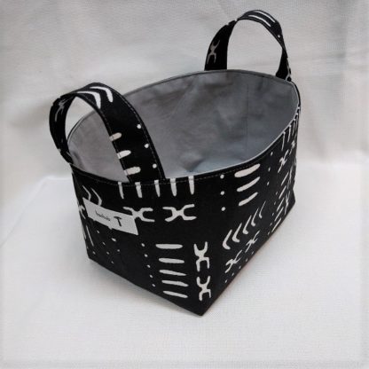 <span style="color: #ff6347; font-style: bold;">【売切】</span><br>061<br>アフリカ布で作った小物入れ（小）<br>ブラック - 画像 (2)