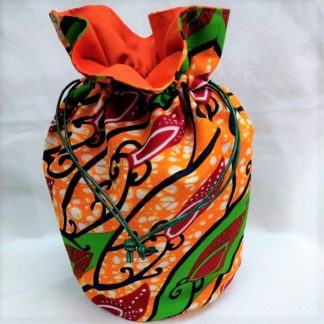 <span style="color: #ff6347; font-style: bold;">【売切】</span><br>096<br>ハネ付き丸底巾着<br>オレンジ＆グリーン➁