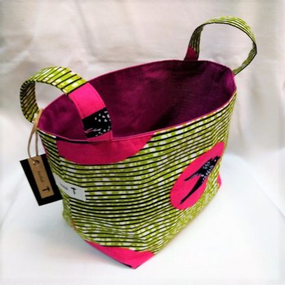 <span style="color: #ff6347; font-style: bold;">【売切】</span><br>043<br>アフリカ布で作った小物入れ（大）<br>ピンクバード - 画像 (2)