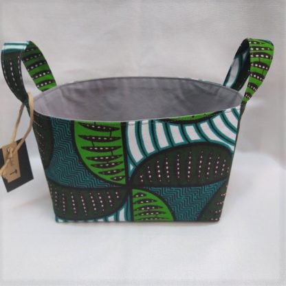 <span style="color: #ff6347; font-style: bold;">【売切】</span><br>060<br>アフリカ布で作った小物入れ（小）<br>グリーン＆ホワイト