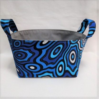 <span style="color: #ff6347; font-style: bold;">【売切】</span><br>053<br>アフリカ布で作った小物入れ（小）<br>ブルー