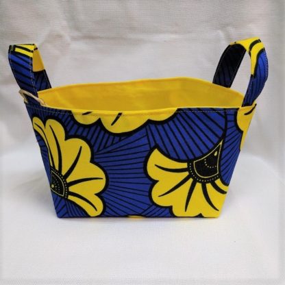 <span style="color: #ff6347; font-style: bold;">【売切】</span><br>046<br>アフリカ布で作った小物入れ（小）<br>イエローリーブス