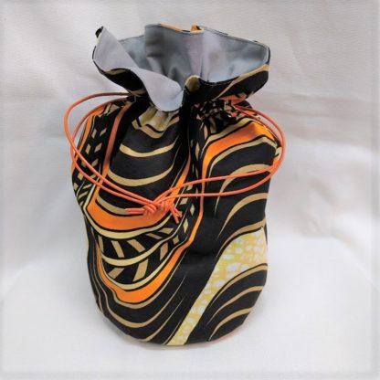 <span style="color: #ff6347; font-style: bold;">【売切】</span><br>086<br>ハネ付き丸底巾着<br>オレンジ＆ブラウン