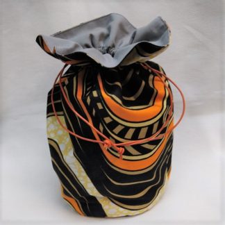 <span style="color: #ff6347; font-style: bold;">【売切】</span><br>084<br>ハネ付き丸底巾着<br>オレンジ＆ブラウン