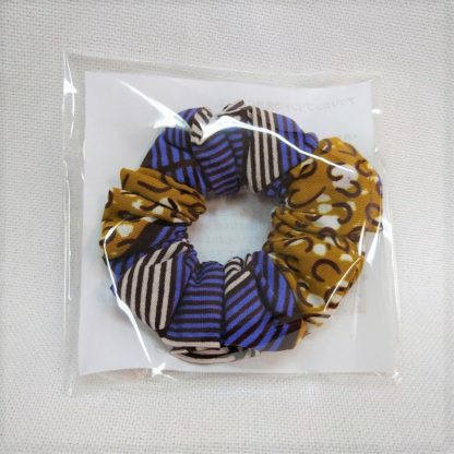 <span style="color: #ff6347; font-style: bold;">【売切】</span><br>098<br>アフリカ布でつくったシュシュ⑪