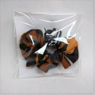 <span style="color: #ff6347; font-style: bold;">【売切】</span><br>096<br>アフリカ布でつくったシュシュ⑬