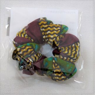 <span style="color: #ff6347; font-style: bold;">【売切】</span><br>090<br>アフリカ布でつくったシュシュ⑲