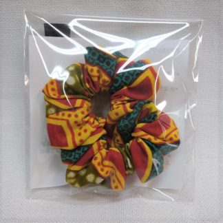 <span style="color: #ff6347; font-style: bold;">【売切】</span><br>089<br>アフリカ布でつくったシュシュ⑳