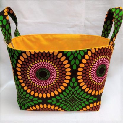 <span style="color: #ff6347; font-style: bold;">【売切】</span><br>042<br>アフリカ布で作った小物入れ（大）<br>グリーン＆イエロー