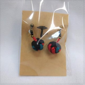 <span style="color: #ff6347; font-style: bold;">【売切】</span><br>080<br>アフリカ布の<br>イヤリング<br>レッド＆ブルー