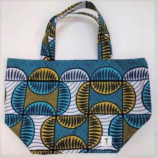 <span style="color: #ff6347; font-style: bold;">【売切】</span><br>042<br>アフリカ布の<br>エコバッグ（大） <br>ブルー＆ホワイト