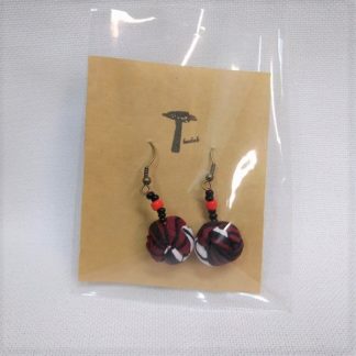 <span style="color: #ff6347; font-style: bold;">【売切】</span><br>065<br>アフリカ布で作ったピアス<br>パープル＆ブラック