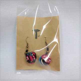 <span style="color: #ff6347; font-style: bold;">【売切】</span><br>064<br>アフリカ布で作ったピアス<br>ピンク＆ブルー