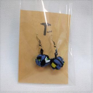 <span style="color: #ff6347; font-style: bold;">【売切】</span><br>058<br>アフリカ布で作ったピアス<br>ブルー＆ブラック
