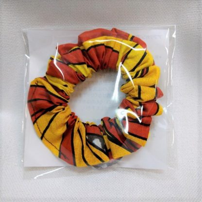 <span style="color: #ff6347; font-style: bold;">【売切】</span><br>056<br>アフリカ布でつくったシュシュ