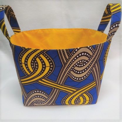 <span style="color: #ff6347; font-style: bold;">【売切】</span><br>026<br>アフリカ布で作った小物入れ（大）<br>イエロー＆ブルー