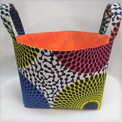 <span style="color: #ff6347; font-style: bold;">【売切】</span><br>196<br>アフリカ布で作った小物入れ（大）<br>マルチカラーサークル