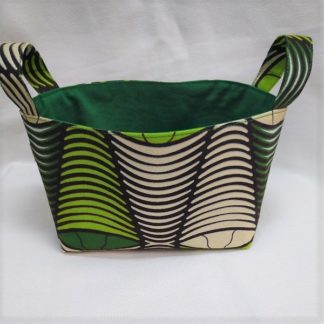 <span style="color: #ff6347; font-style: bold;">【売切】</span><br>193<br>アフリカ布で作った小物入れ（小）<br>グリーン＆ホワイト
