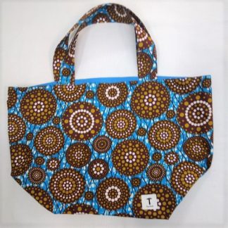 <span style="color: #ff6347; font-style: bold;">【売切】</span><br>037<br>アフリカ布の<br>エコバッグ（大） <br>ブルー＆ブラウンサークル