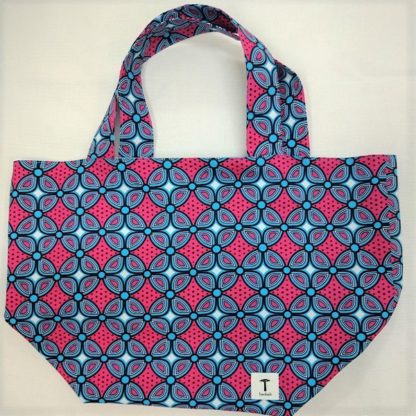 <span style="color: #ff6347; font-style: bold;">【売切】</span><br>035<br>アフリカ布の<br>エコバッグ（大） <br>レッド＆ブルー