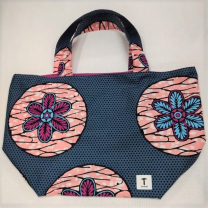 <span style="color: #ff6347; font-style: bold;">【売切】</span><br>031<br>アフリカ布の<br>エコバッグ（大） <br>グレー＆ピンクフラワー