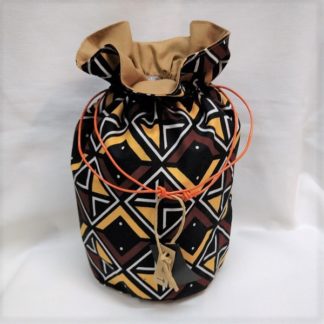 <span style="color: #ff6347; font-style: bold;">【売切】</span><br>074<br>ハネ付き丸底巾着<br>ブラウン