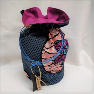 <span style="color: #ff6347; font-style: bold;">【売切】</span><br>073<br>ハネ付き丸底巾着<br>ピンク＆グレー