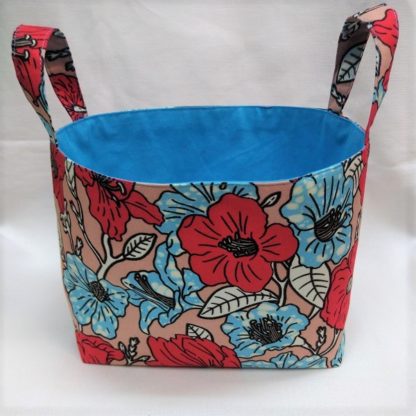 <span style="color: #ff6347; font-style: bold;">【売切】</span><br>182<br>アフリカ布で作った小物入れ（大）<br>レッド＆ブルーフラワー