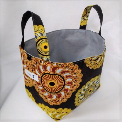 <span style="color: #ff6347; font-style: bold;">【売切】</span><br>181<br>アフリカ布で作った小物入れ（大）<br>イエロー＆ブラック - 画像 (2)