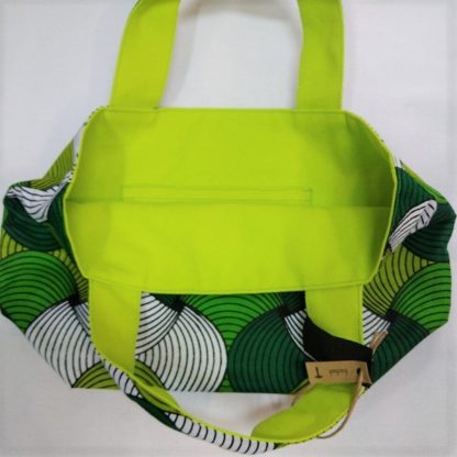 <span style="color: #ff6347; font-style: bold;">【売切】</span><br>088<br>アフリカ布のトートバッグ<br>中<br>グリーン＆ホワイト - 画像 (2)