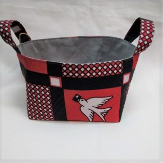 <span style="color: #ff6347; font-style: bold;">【売切】</span><br>175<br>アフリカ布で作った小物入れ（小）<br>レッドバード