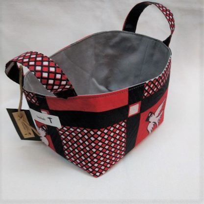 <span style="color: #ff6347; font-style: bold;">【売切】</span><br>175<br>アフリカ布で作った小物入れ（小）<br>レッドバード - 画像 (2)