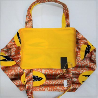 <span style="color: #ff6347; font-style: bold;">【売切】</span><br>017<br>アフリカ布の<br>エコバッグ（大） <br>イエローバード - 画像 (2)