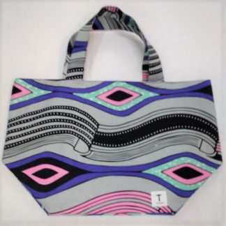 <span style="color: #ff6347; font-style: bold;">【売切】</span><br>189<br>アフリカ布の<br>エコバッグ（大） <br>グレー＆ブルー