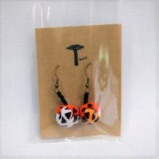 <span style="color: #ff6347; font-style: bold;">【売切】</span><br>045<br>アフリカ布で作ったピアス<br>オレンジ&ホワイト