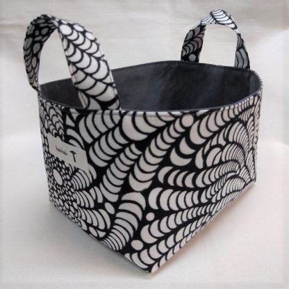 <span style="color: #ff6347; font-style: bold;">【売切】</span><br>171<br>アフリカ布で作った小物入れ（小）<br>ホワイト＆ブラック - 画像 (2)