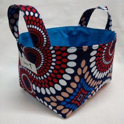 <span style="color: #ff6347; font-style: bold;">【売切】</span><br>158<br>アフリカ布で作った小物入れ（小）<br>ブルー＆レッドサークル - 画像 (2)