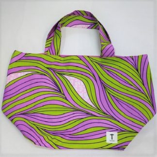 <span style="color: #ff6347; font-style: bold;">【売切】</span><br>195<br>アフリカ布の<br>エコバッグ（大） <br>パープル＆グリーン