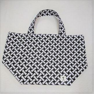 <span style="color: #ff6347; font-style: bold;">【売切】</span><br>183<br>アフリカ布の<br>エコバッグ（大） <br>ホワイト＆ブラック